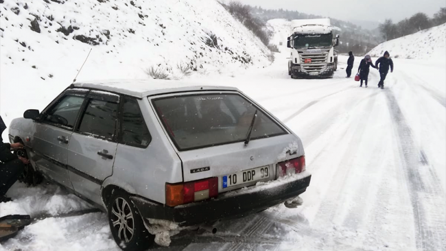 Yolda kalan vatandaşların yardımına AFAD koştu